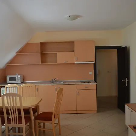 Bratanov Sunset Beach 4 * Napospart